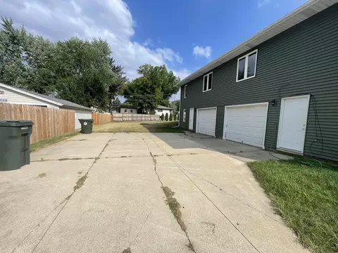 2010-2014 Upton Ave, Waterloo, IA 50701 photo 2