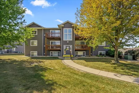 4702 Chadwick Rd #12, Cedar Falls, IA 50613