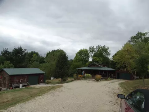 1822 Buck Ln, Harpers Ferry, IA 52146