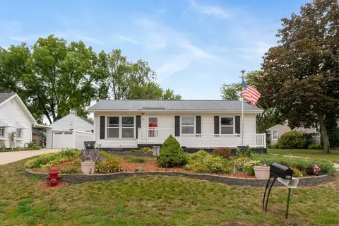 133 Thomas Ave, Evansdale, IA 50707