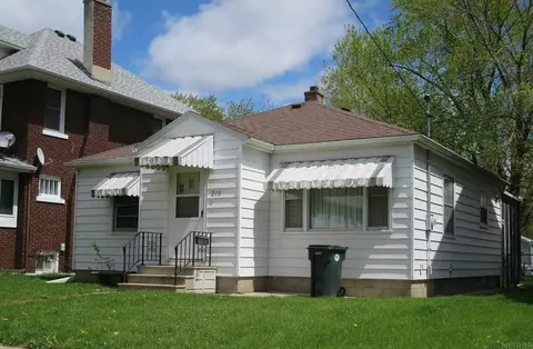 210 Rhey St, Waterloo, IA 50703