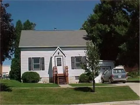 107 E Brooks St, Ossian, IA 52161