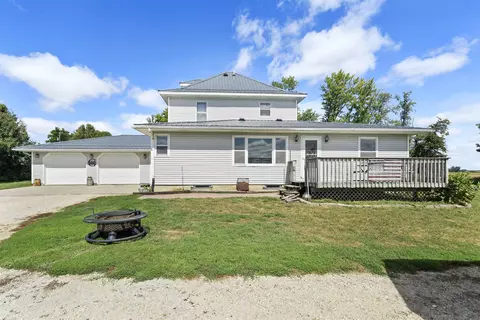 1840 120th Ave, Manchester, IA 52057