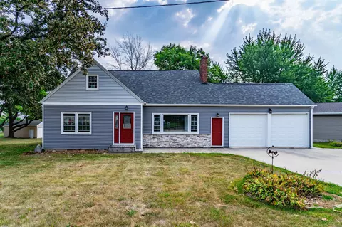 504 Pioneer Rd, Reinbeck, IA 50669