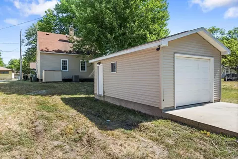 2807 E 4th St, Waterloo, IA 50703 photo 17