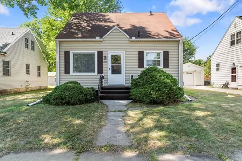 2807 E 4th St, Waterloo, IA 50703