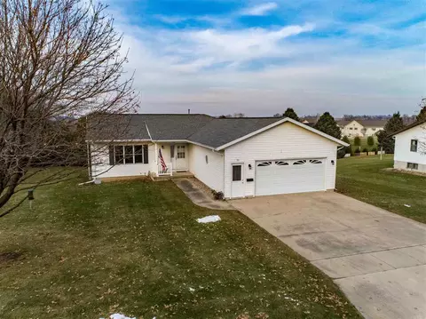 99 E Ave, Grundy Center, IA 50638