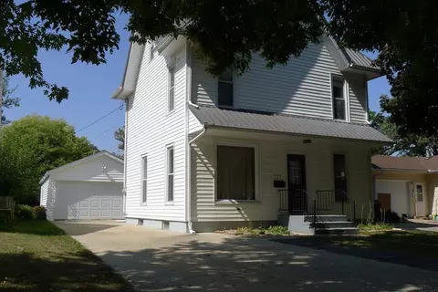 505 S Johnson St, Charles City, IA 50616