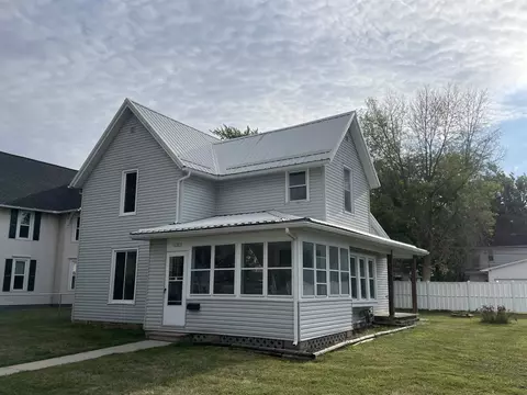 103 Levering St, Traer, IA 50675
