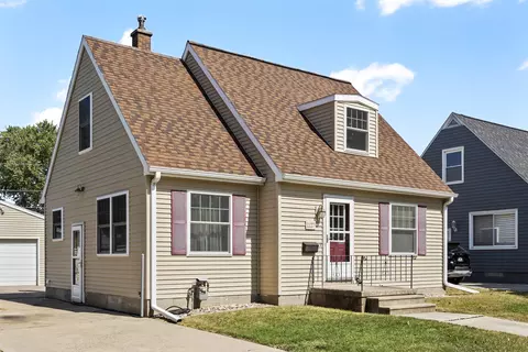 1127 Cornwall Ave, Waterloo, IA 50702 photo 2