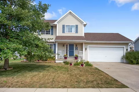 816 73rd St NE, Cedar Rapids, IA 52402