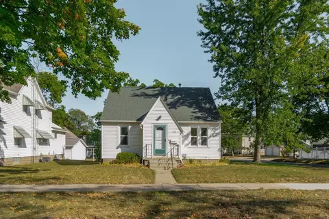 1155 Forest Ave, Waterloo, IA 50702