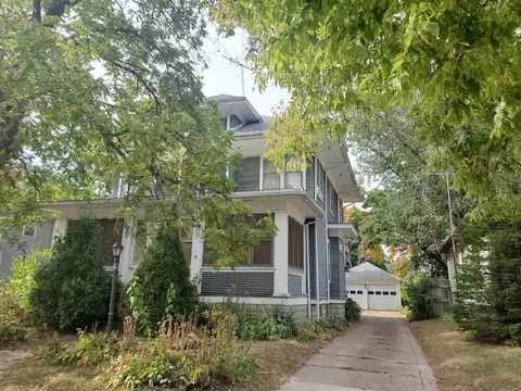 2711 E 4 St, Waterloo, IA 50703