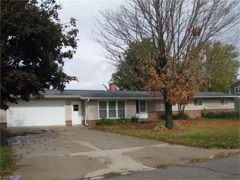 418 Birch Ave, Eldora, IA 50627