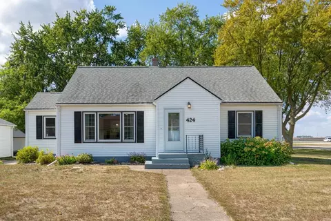 424 4th St, Jesup, IA 50648