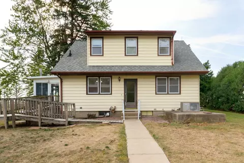 9222 Logan Ave, Waterloo, IA 50703