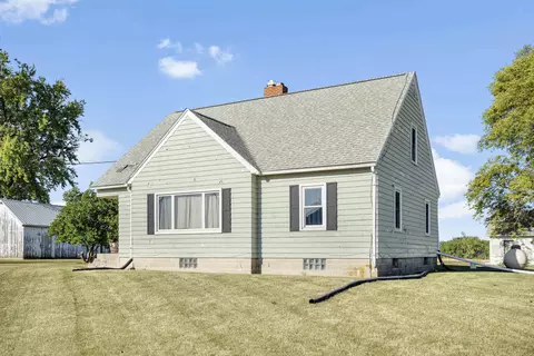 5209 15th Ave, La Porte City, IA 50651