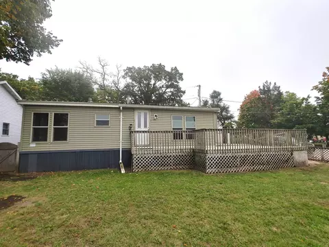17087 191st St, Manchester, IA 52057