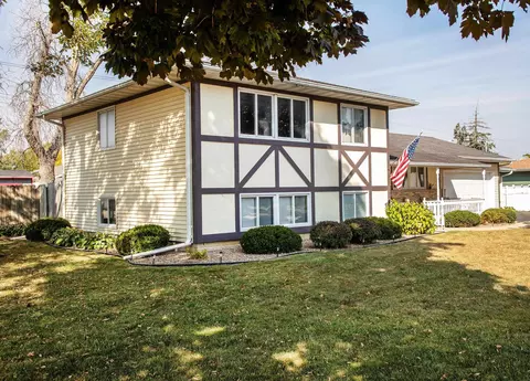 102 Maple Dr, Tripoli, IA 50676