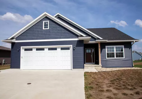811 W 6th St, Janesville, IA 50647