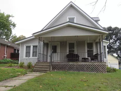 324 W Washington St, Monticello, IA 52310