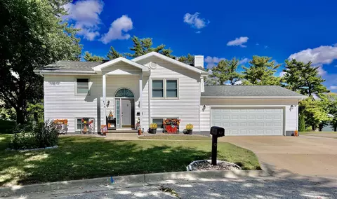 111 Eastgate Dr, Reinbeck, IA 50669