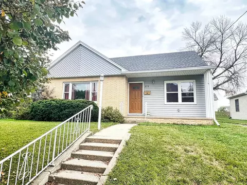 213 S Walnut St, West Union, IA 52175