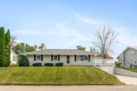 508 7th St, Gladbrook, IA 50635