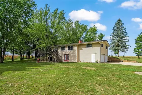 2589 Tailor Ave, Fairbank, IA 50629