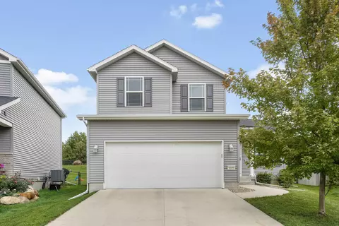 1109 Sandpiper Ct, Waterloo, IA 50702