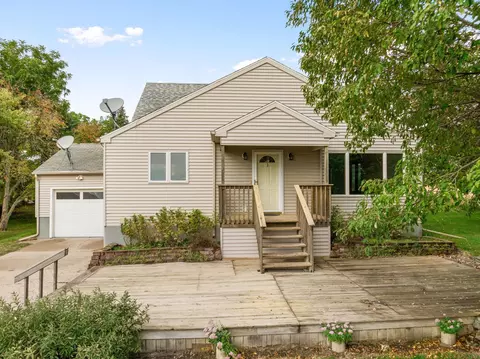 8510 Hammond Ave, Waterloo, IA 50701