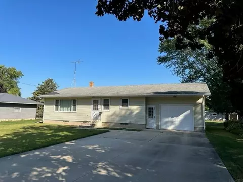607 1st Ave, Floyd, IA 50435