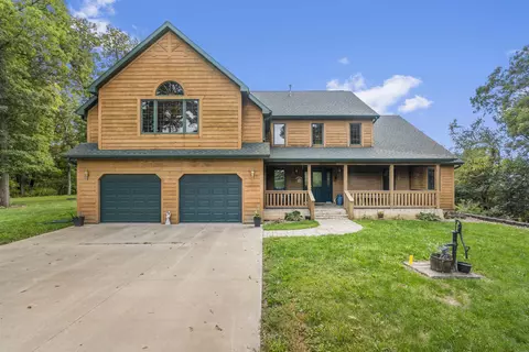 2452 262nd St, Independence, IA 50644