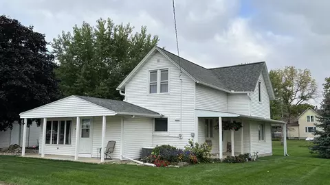 101 W South St, Ionia, IA 50645