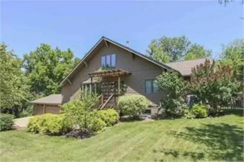 2188 Grand Blvd, Waterloo, IA 50701