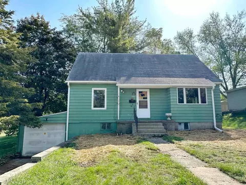 507 Plum St, Decorah, IA 52101