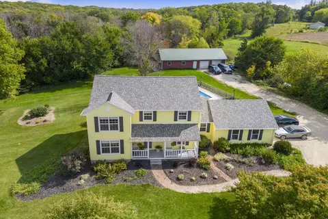 1724 150th Ave, Manchester, IA 52057