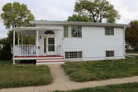 619 E Bremer, Waverly, IA 50677