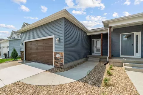 5319 Fernwood Dr, Cedar Falls, IA 50613