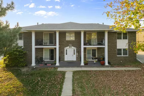 794 Russell Rd #1, Waterloo, IA 50701