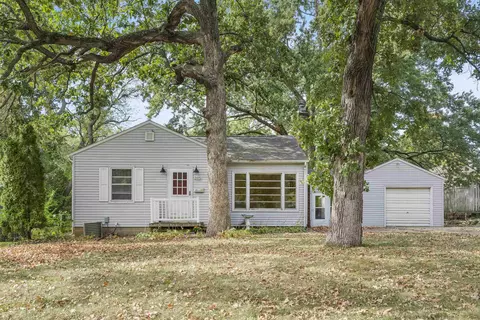 2015 Ashland Ave, Cedar Falls, IA 50613