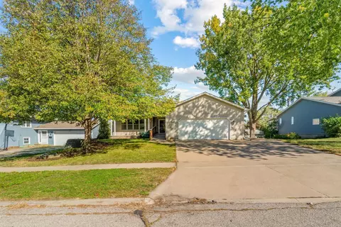 1161 Leona Ave, Waterloo, IA 50702
