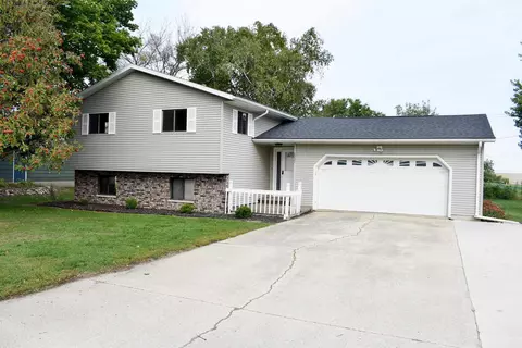 1221 Poplar St, Osage, IA 50461