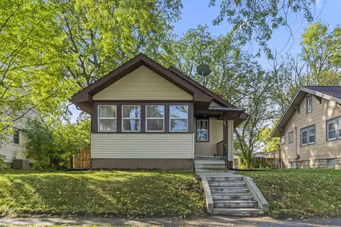 627 Reber Ave, Waterloo, IA 50701