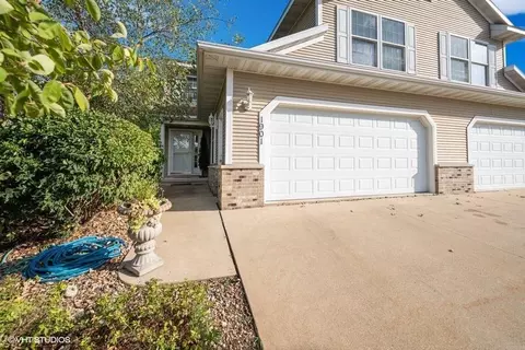 1901 SW 3rd St #4, Waverly, IA 50677