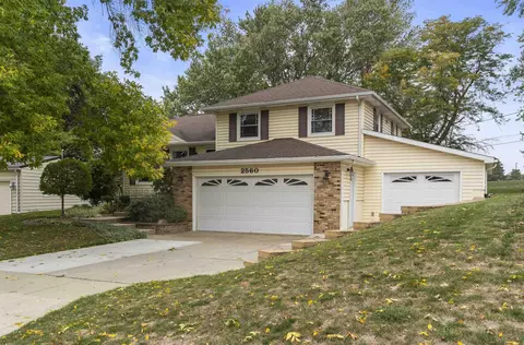 2560 Edgemont Ave, Waterloo, IA 50702