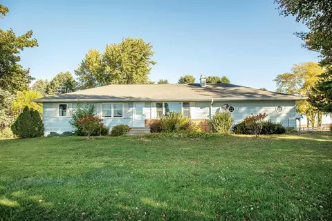 1609 212th St, Waverly, IA 50677
