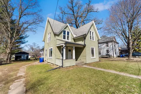 16 NW 5th Ave, Oelwein, IA 50662