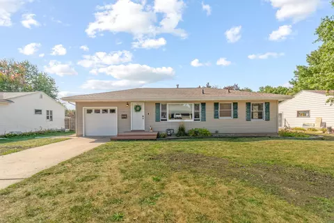 1813 Belle Ave, Cedar Falls, IA 50613