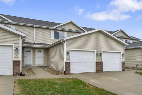 4910 Algonquin Dr #3, Cedar Falls, IA 50613